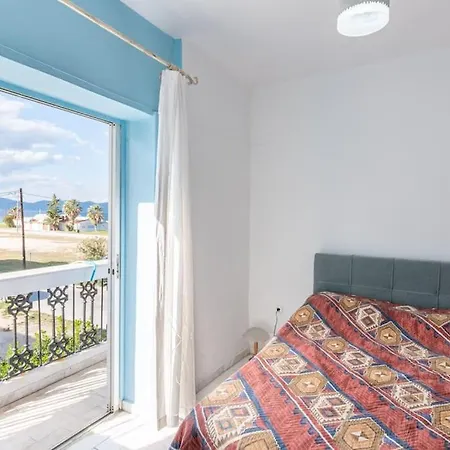 Cycladic Flat With Sea View And Bbq Grill شقة إيريسوس